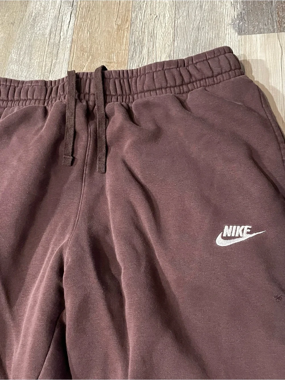 Nike Women’s Brown Fleece Drawstring Joggers Sweatpants with White Logo, Size L